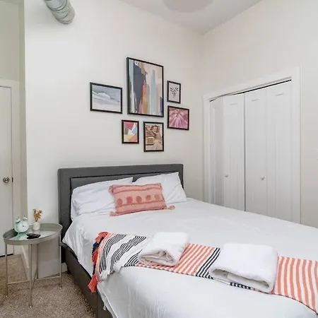 Stylish 420 Friendly 3br Getaway With Optional Parking Near Mccormick Place, Grant Park & Soldier Field * Chicago