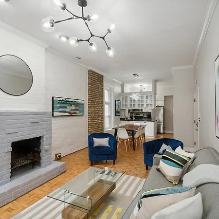 Brilliant Downtown 3-bedroom *
