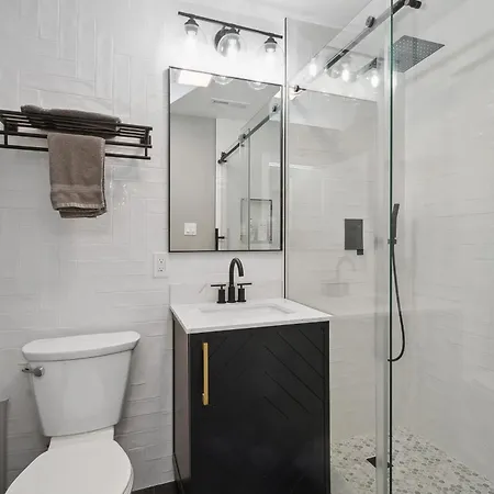 Brilliant Downtown 3-bedroom Apartment