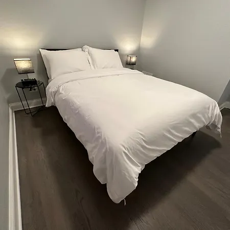 Spacious Wicker Park Hideaway With Parking! * Chicago
