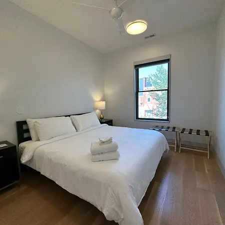 Holiday home Luxe Urban Retreat Near United Center *