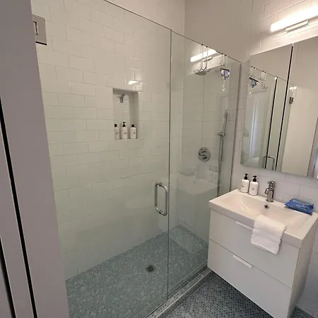Luxe Urban Retreat Near United Center Chicago