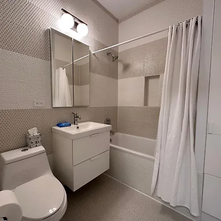 Holiday home Luxe Urban Retreat Near United Center *