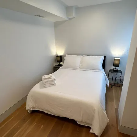 Luxe Urban Retreat Near United Center *