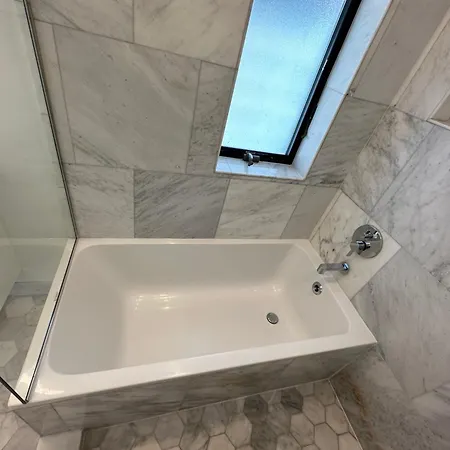 Luxe Urban Retreat Near United Center Chicago