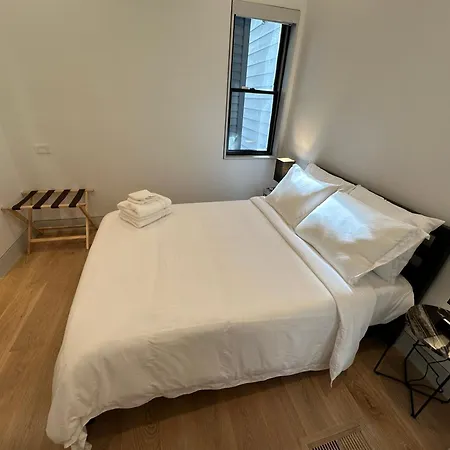 Holiday home Luxe Urban Retreat Near United Center *