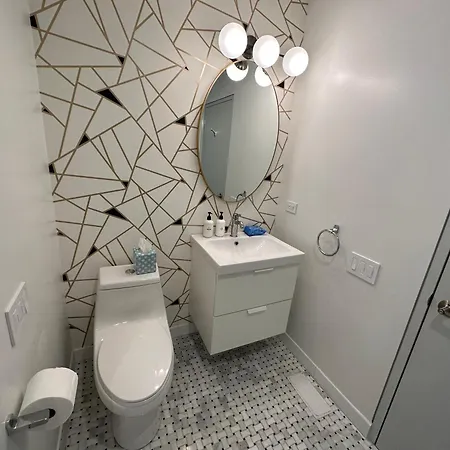 Luxe Urban Retreat Near United Center Holiday home *