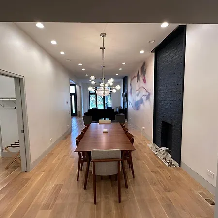 Luxe Urban Retreat Near United Center Holiday home *