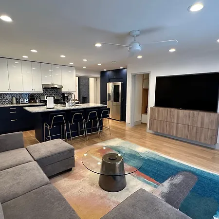 Luxe Urban Retreat Near United Center * Chicago