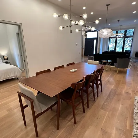 Luxe Urban Retreat Near United Center Holiday home