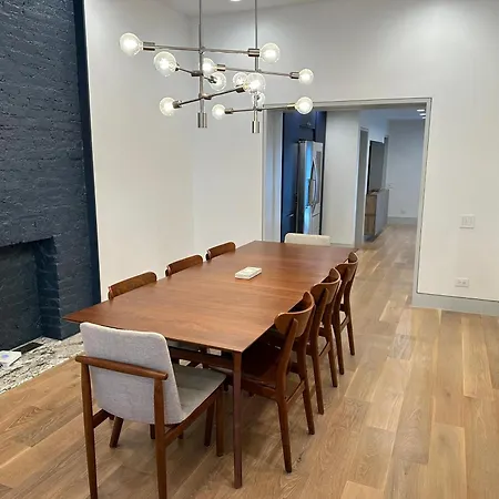 Luxe Urban Retreat Near United Center *