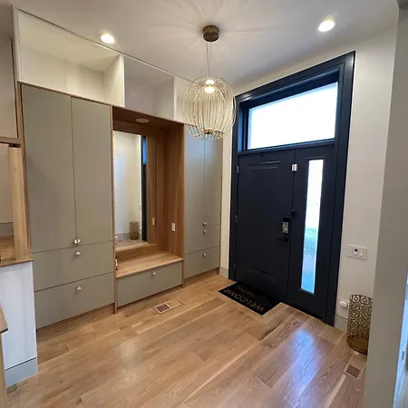 Luxe Urban Retreat Near United Center Holiday home Chicago