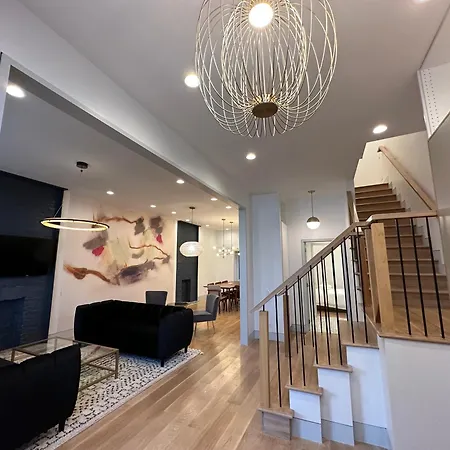 Holiday home Luxe Urban Retreat Near United Center *
