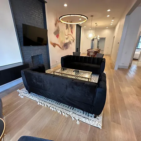 Luxe Urban Retreat Near United Center