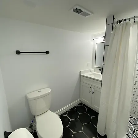 Luxe Lincoln Park Sfh With Private Roof Deck! Holiday home Chicago
