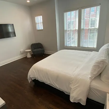 Luxe Lincoln Park Sfh With Private Roof Deck! * Chicago
