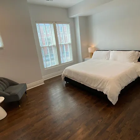 Luxe Lincoln Park Sfh With Private Roof Deck! *
