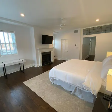 Holiday home Luxe Lincoln Park Sfh With Private Roof Deck! Chicago