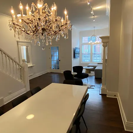 Luxe Lincoln Park Sfh With Private Roof Deck! Chicago