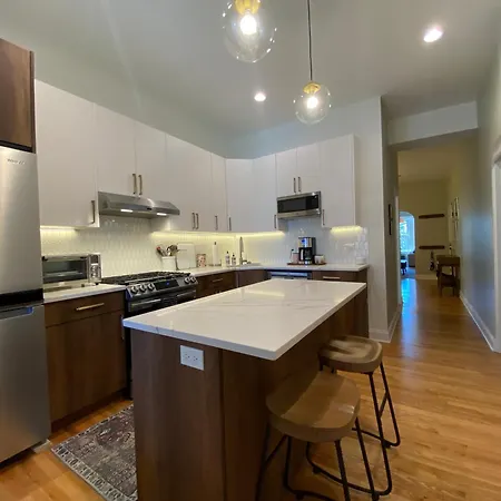 Holiday home Elegant Hideaway In The Heart Of Andersonville