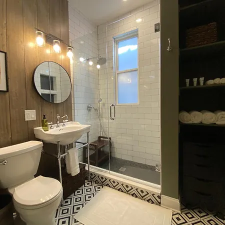 Elegant Hideaway In The Heart Of Andersonville * Chicago