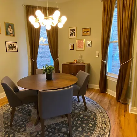 Elegant Hideaway In The Heart Of Andersonville *