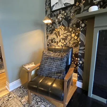 Holiday home Elegant Hideaway In The Heart Of Andersonville