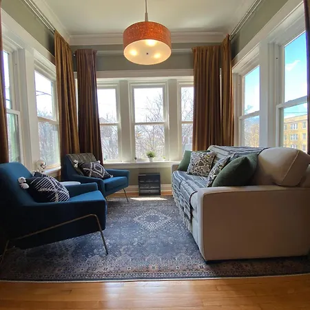 Elegant Hideaway In The Heart Of Andersonville Chicago