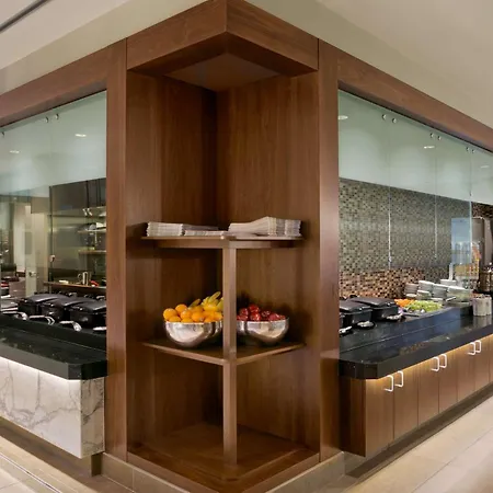 Embassy - Downtown River North 3*