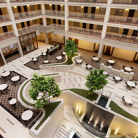 Hotel Embassy - Downtown River North