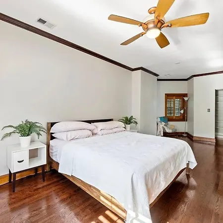 Lavish Mini Mansion Near Sox & *