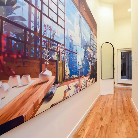 Apartment Cozy, Bright And A Great Location!