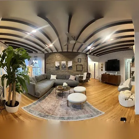 Lakeside Loft - Historic Apartment Chicago