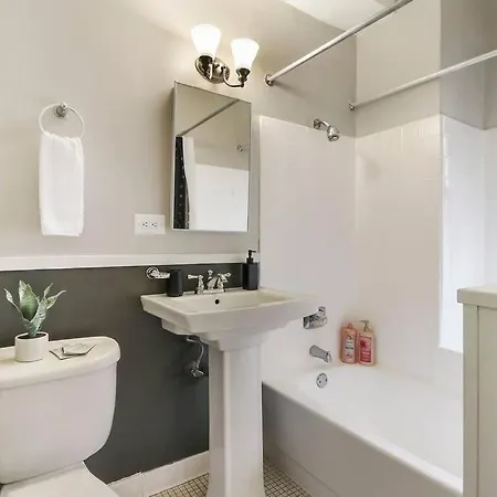 2br Sunny In Hyde Park - Windermere 211