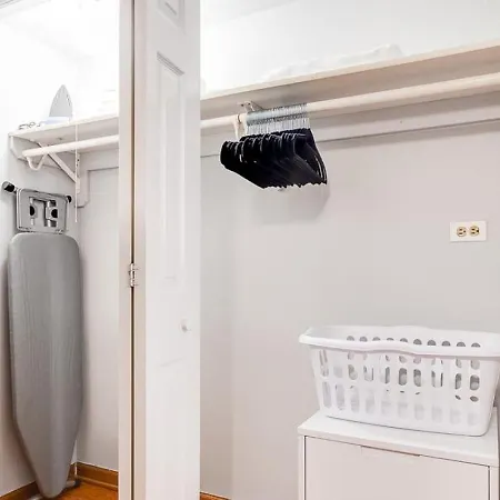 Landing - Modern With Amazing Amenities