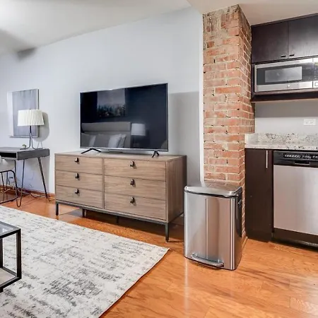 Landing - Modern With Amazing Amenities Apartment