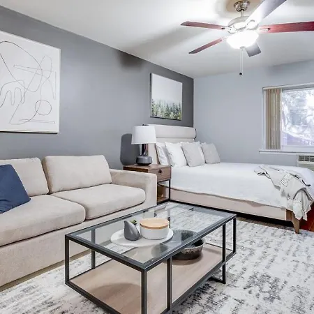 Landing - Modern With Amazing Amenities