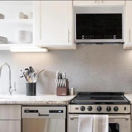 Landing Modern With Amazing Amenities Apartment *