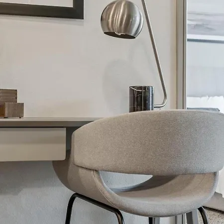 Landing Modern With Amazing Amenities *