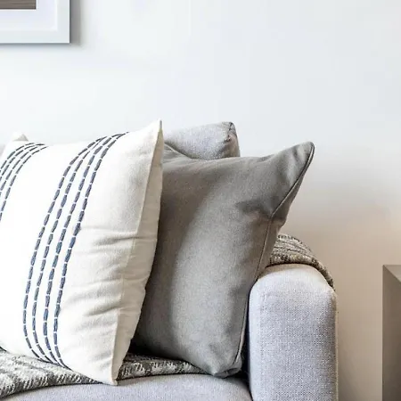 Landing Modern With Amazing Amenities