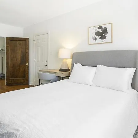 Landing Modern With Amazing Amenities Apartment Chicago