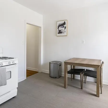 Landing Modern With Amazing Amenities Chicago