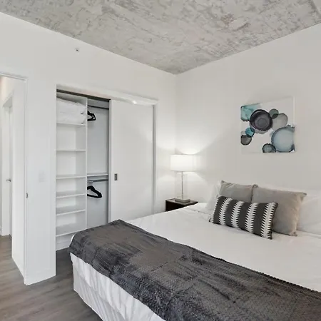 2br Luxury River North With Wonderful Views Apartment