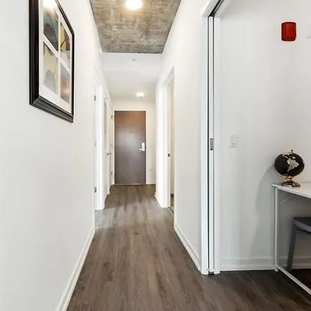 2br Stunning River North With Pool & Views Apartment