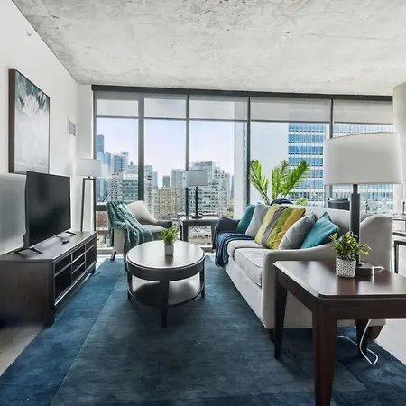 2br Stunning River North With Pool & Views Apartment Chicago