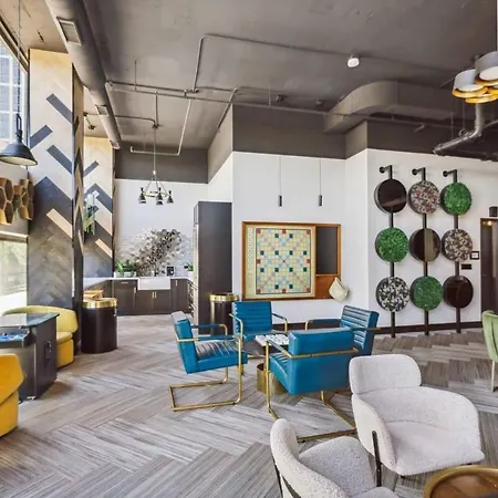 2br Vibrant South Loop Chicago