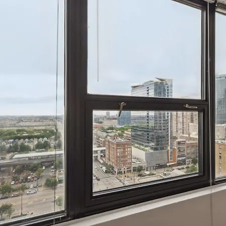 2br Vibrant South Loop Apartment *