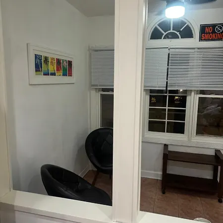 Homestay Hollywood Llc Chicago