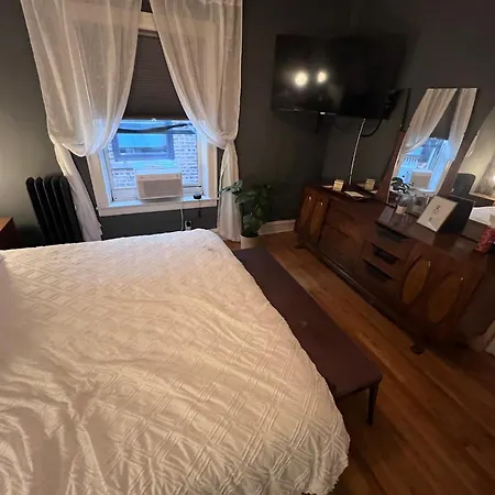 Lakeside Loft - Historic Chicago