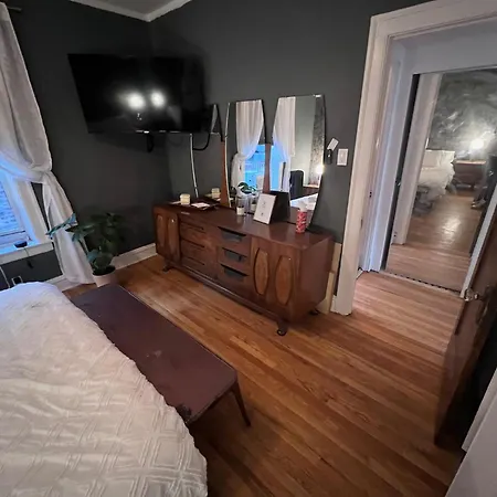 Lakeside Loft - Historic